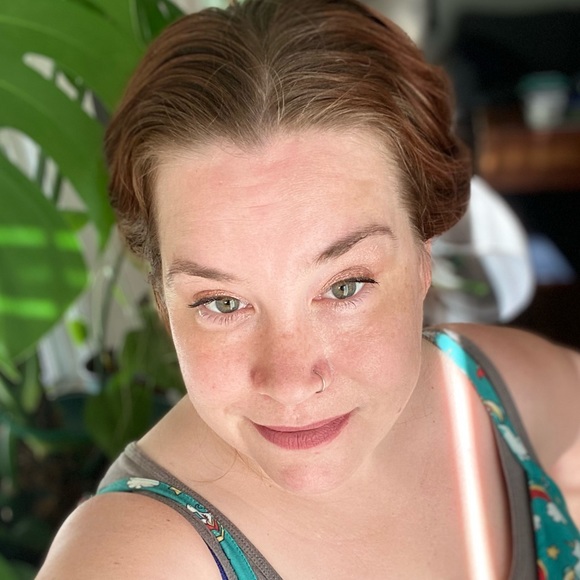 Meet your Posher, Erin - Picture 1 of 1